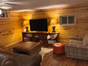 Cozy Cabin Near Area Favorites - Image 4