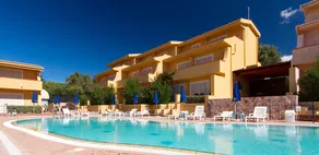 Luxury Suite in Sardinia Pool, Beach, Balcony & AC - Image 2
