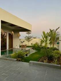Unique character and smart luxury with a warm pool and Jacuzzi - Image 2