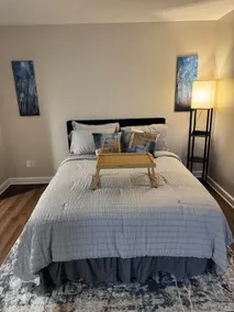 Cozy Studio Apartment No Pets Allowed - Image 3