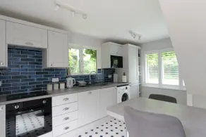 Tranquil Garden Retreat - Image 5