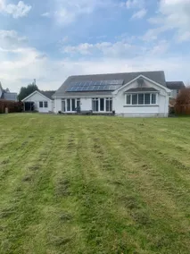 A large spacious family house. - Image 2