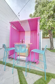 Downtown Boho Bungalow w/ Spa, Fire Pit & Parking - Image 5