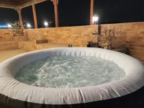 private rooftop with hot jacuzzi and pyramids view - Image 3