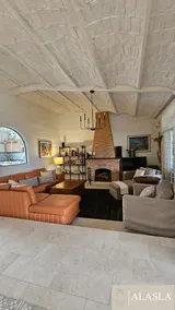 Beautiful Lake View Property - Image 5