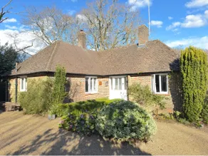 Private 2-bed 2-bthrm Lodge in Sussex countryside - Image 2