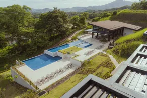 4-BR Ocean View Luxury | Pools, Golf & Beach Club - Image 4