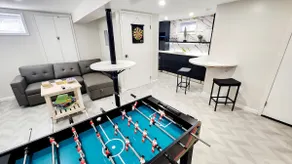 Large 4-Bedroom Home w/ Arcades, Wet Bar&Yard, BBQ - Image 2
