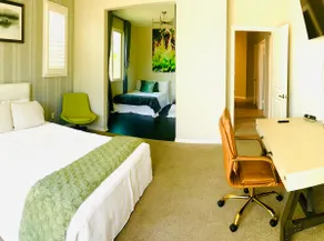 TaTa Darling Luxury Wine Country Retreat Near Lake - Image 2