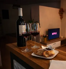 50 m² apartment in the medieval center for 1 to 3 people - Image 4