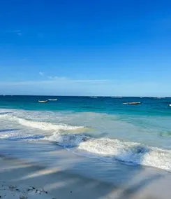 Pwani 2BR near Beach & City, AC, Pool & Fast WiFi - Image 4