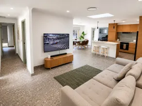 Peaceful tropical retreat with pool, mineral spa & Games room - Image 2