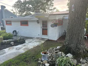 Sunshine Cottage on the Lake 5 mins to Foxwoods - Image 2