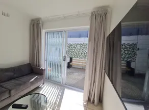 Oasis - Renovated - Queen extra length bed apartment - Image 2