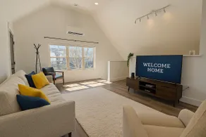 Cozy Private Loft, Easy Access to Boston - Image 2