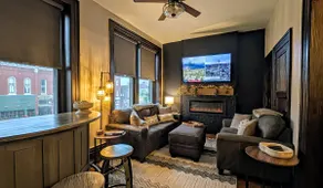 Downtown Luxury Loft Apartment! - Image 3