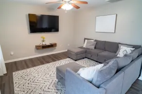 Near Ft Jackson | 20 Min to USC | Sleeps 8 - Image 3