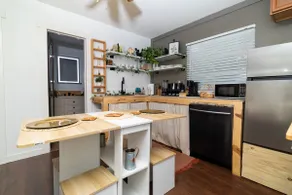 Private Studio+Patio | 15 Min to DT & Frost Bank - Image 4