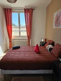 4 bedroom house with air conditioning/garden/parking - Image 3