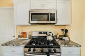 Pond Creek Cottage, Tucked Away, Near Boyne Mount! - Image 5