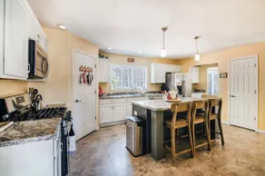 Pond Creek Cottage, Tucked Away, Near Boyne Mount! - Image 4