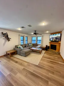 Cozy Lakefront Getaway! Bring your boat! - Image 3