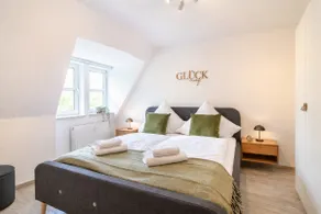 ErzGlück Modernes Dachgeschoss-Apartment I nahe Altstadt I Stellplatz & Waschmaschine - Image 3