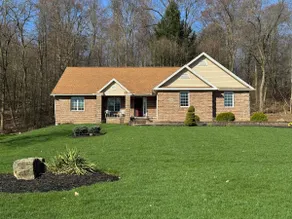 NEW! Treeview Hideaway! Spacious and Comfortable! - Image 2