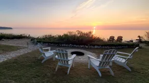 Lake Michigan W/Hot Tub -Waterfront Retreat - Image 2