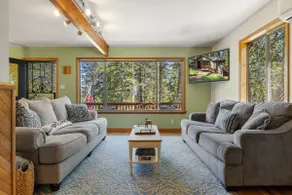 Bright open home with wildlife, 2 decks, fast Wifi - Image 4