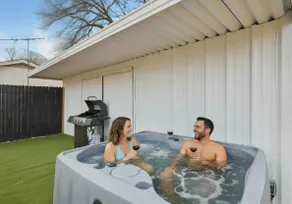 Modern 2BR Unit Hot Tub Outdoor Lounge - Image 2