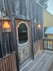 Deadwood Hotel - Image 3