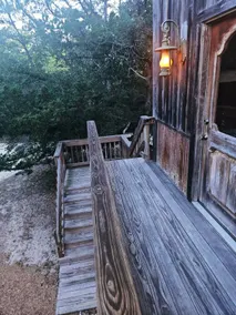 Deadwood Hotel - Image 2