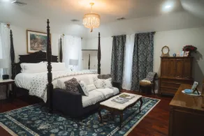 11BR Walk-to-Beach Retreat | Pier Village | F1 Sim - Image 3