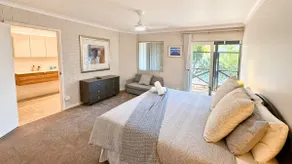 Galley Cove House - Image 4