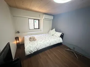 Small hidden wooden house - Image 3