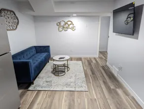 Chic 2BR Suite with Kitchen, Laundry, Near Elk Island & West Edmonton Mall - Image 5