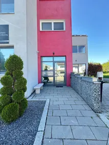 Premium corporate accommodation | 6 bedrooms | 9 single beds - Image 3