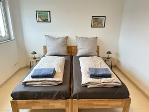 Premium corporate accommodation | 6 bedrooms | 9 single beds - Image 5