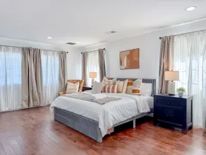 Downtown LA ‧ Private Pool ‧ Spacious 3BR+Den - Image 5
