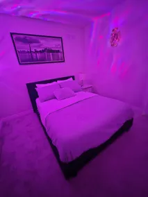 Luxury 4 BDRM Niagara Escape with Free Falls Drop -Off - Image 5