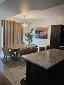 Luxury 4 BDRM Niagara Escape with Free Falls Drop -Off - Image 4