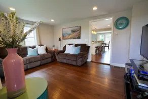 Spacious Home Near Beach + Train Sleeps 10+ | Yard - Image 4