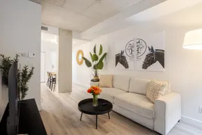 Roomy 1BR Getaway | MTL Old Port - Image 3