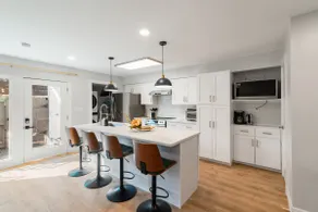 Spacious 3BR Houston Home, Sleeps 8, Pool Access - Image 3