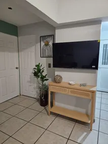 Beautiful and comfortable house near downtown - Image 5