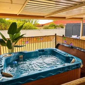 The Churchill Retreat • Spa Option Available - Image 2