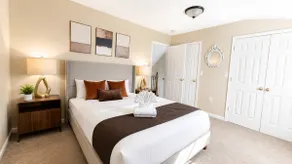 Fresh | 3 bedroom | Luxury | Center | Sunny - Image 5