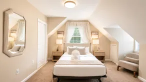 Fresh | 3 bedroom | Luxury | Center | Sunny - Image 2