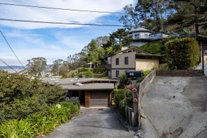 Small Home with Ocean View walk to Restaurants - Image 2